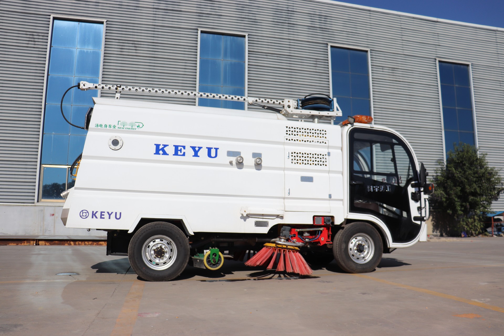 The Development Of Road Vacuum Sweeper