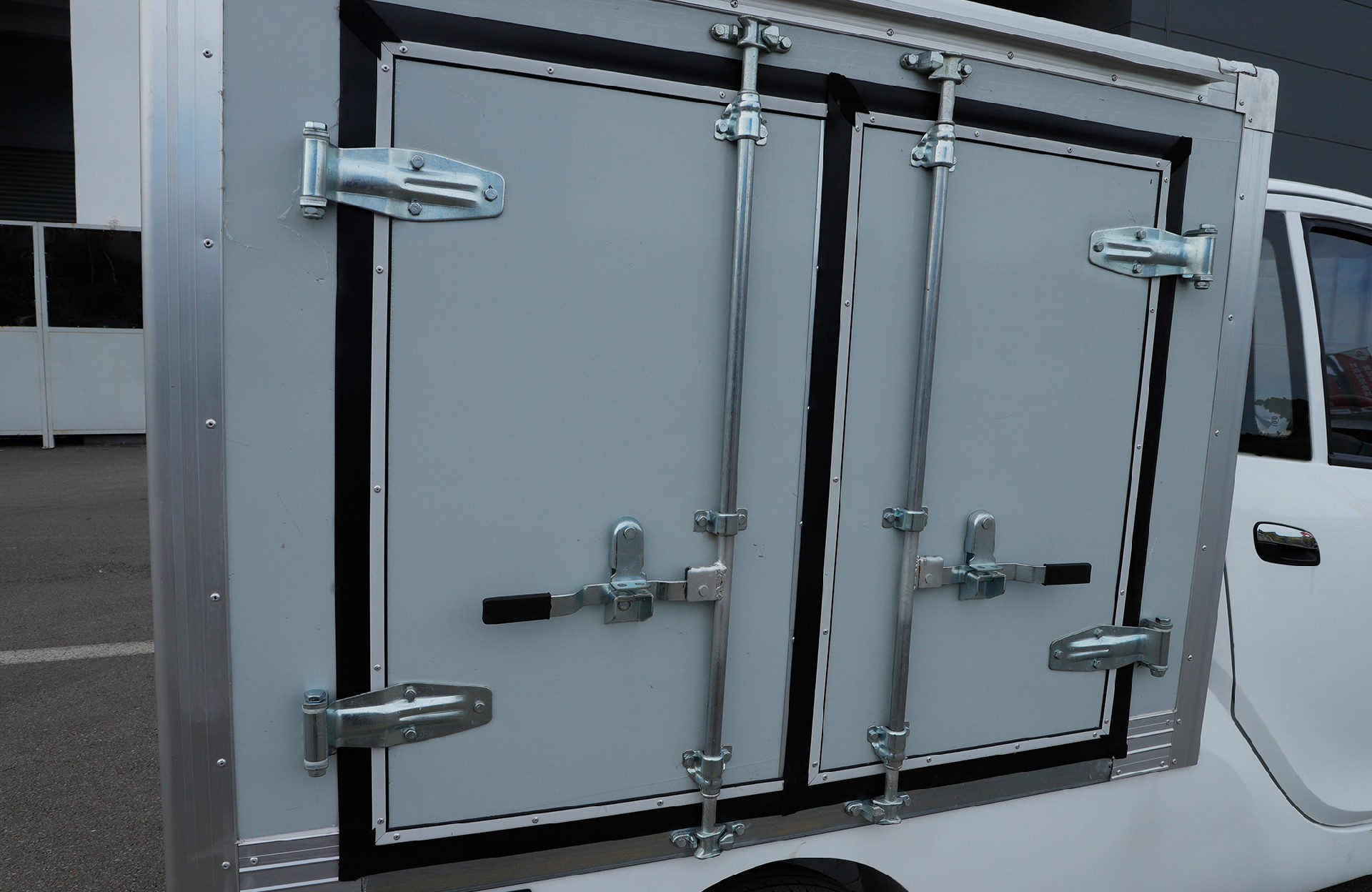 Keyu L7e EEC European Certification A8H 72V 5000W 100AH Electric Cargo Box Truck