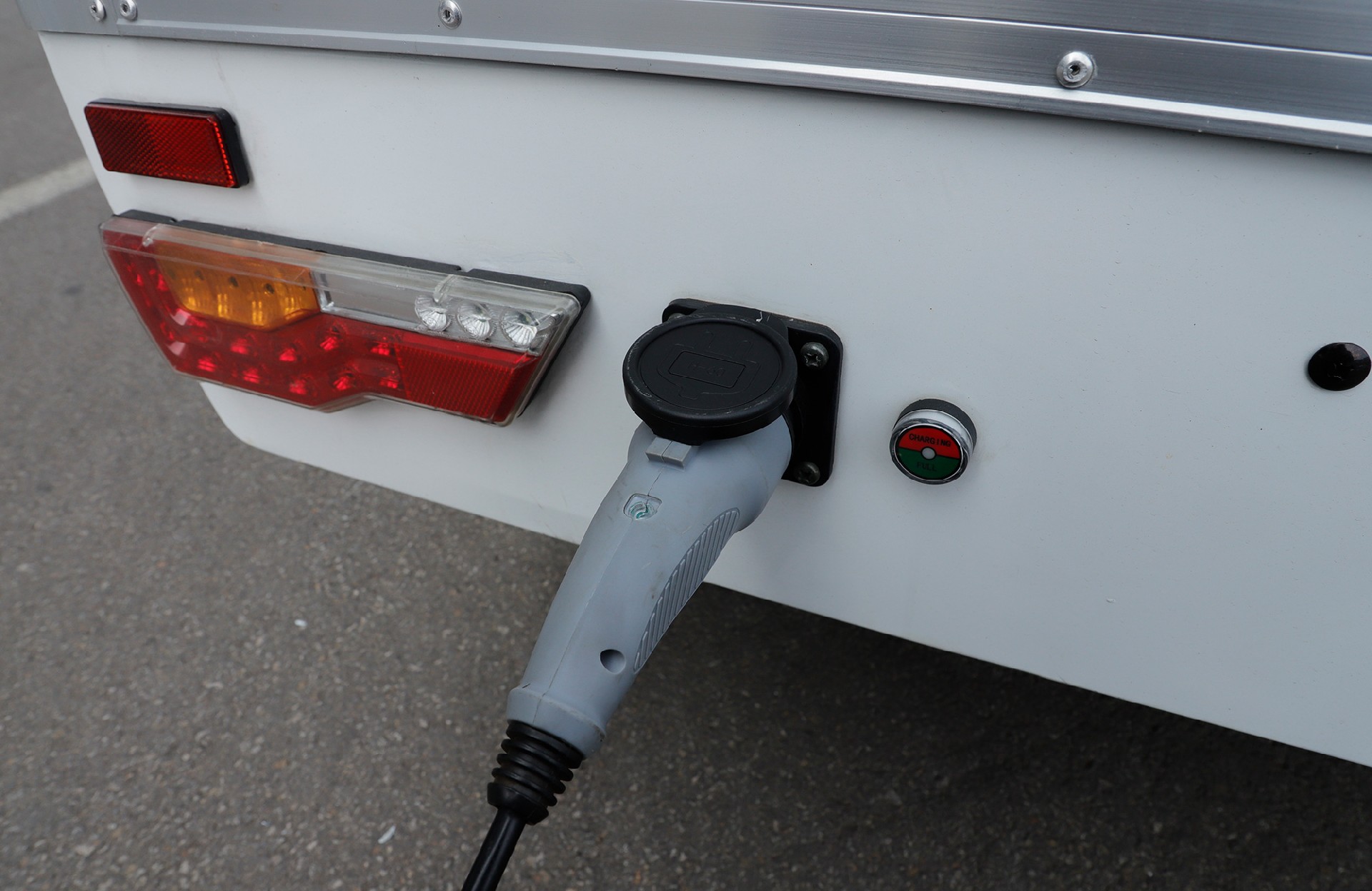 Keyu L7e EEC European Certification A8H 72V 5000W 100AH Electric Cargo Box Truck