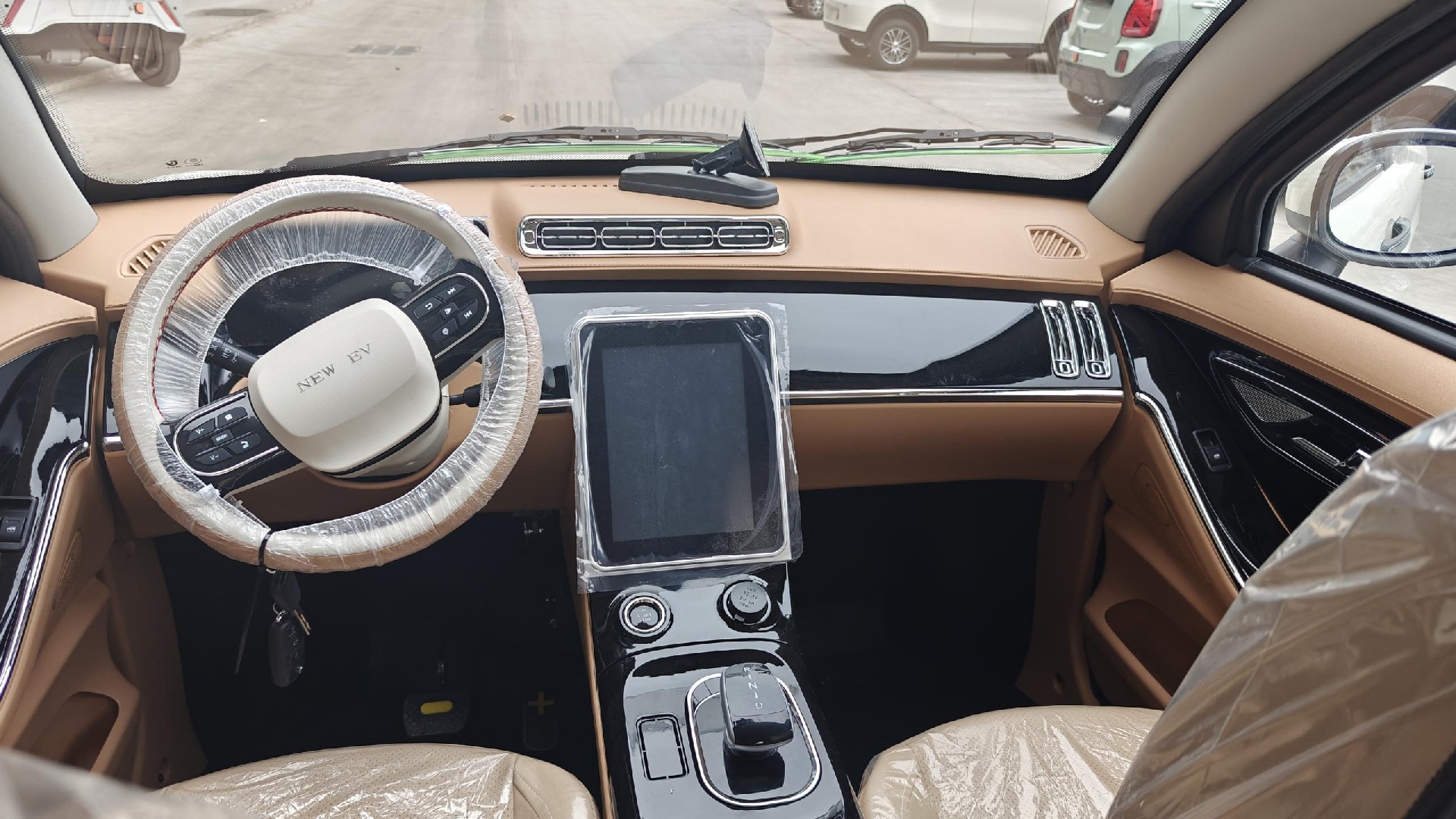 China Products  4 Wheels 60V OR 72V BATTERY 72V MOTOR  New Energy Pure Electric Car