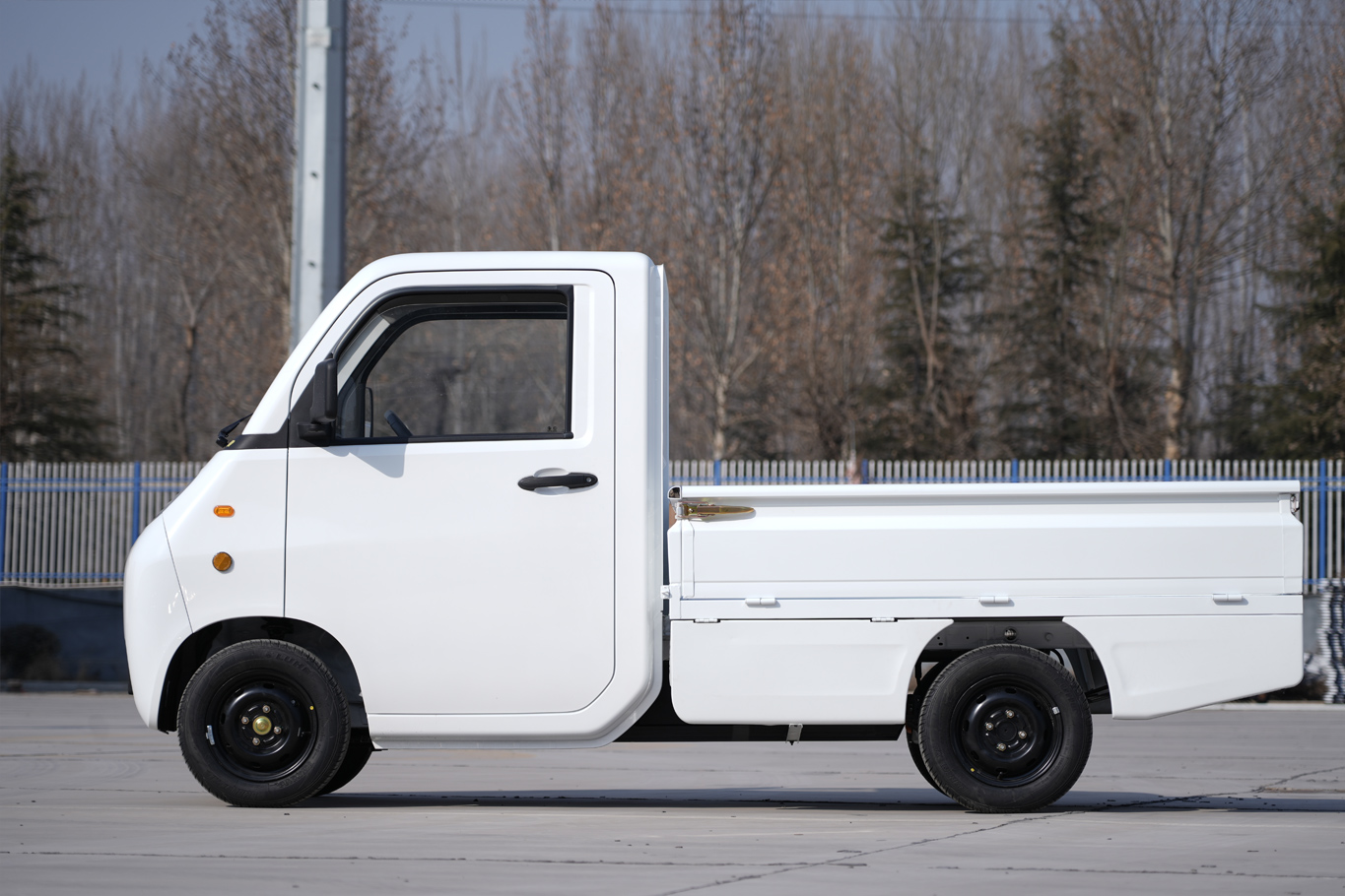 HYST-2 electric pickup truck
